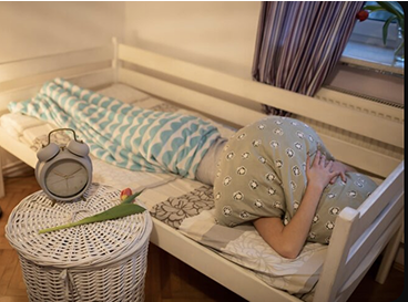 How to Get Enough Sleep in a Noisy Dorm